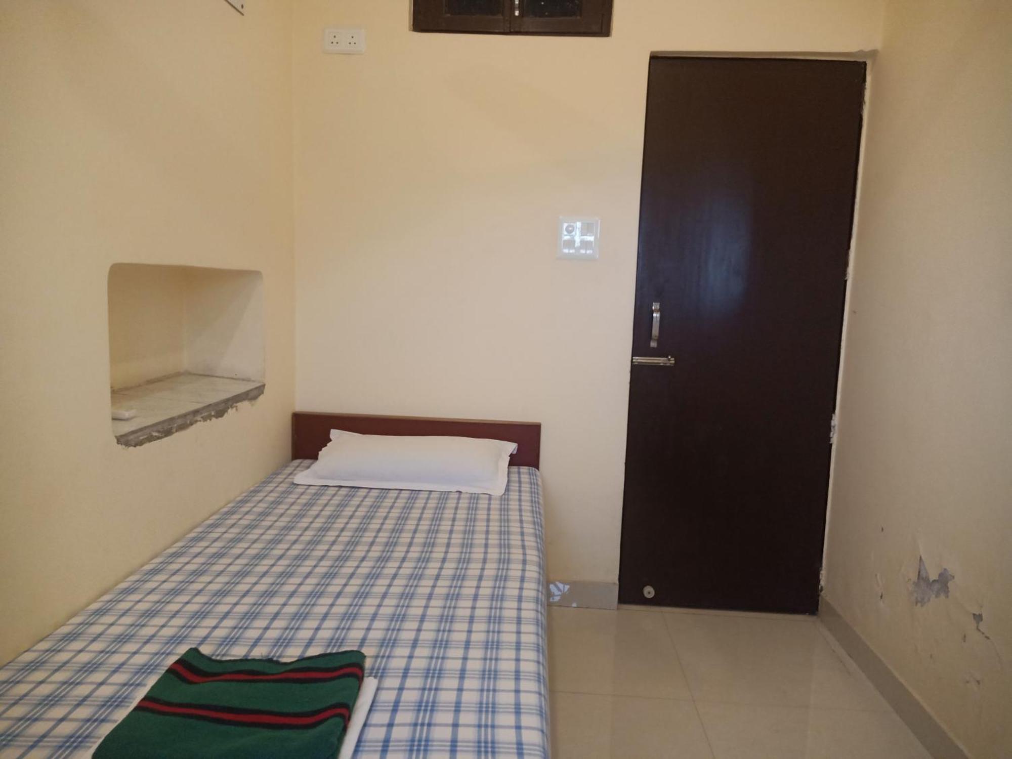 Scindhia Guest House Варанаси Экстерьер фото