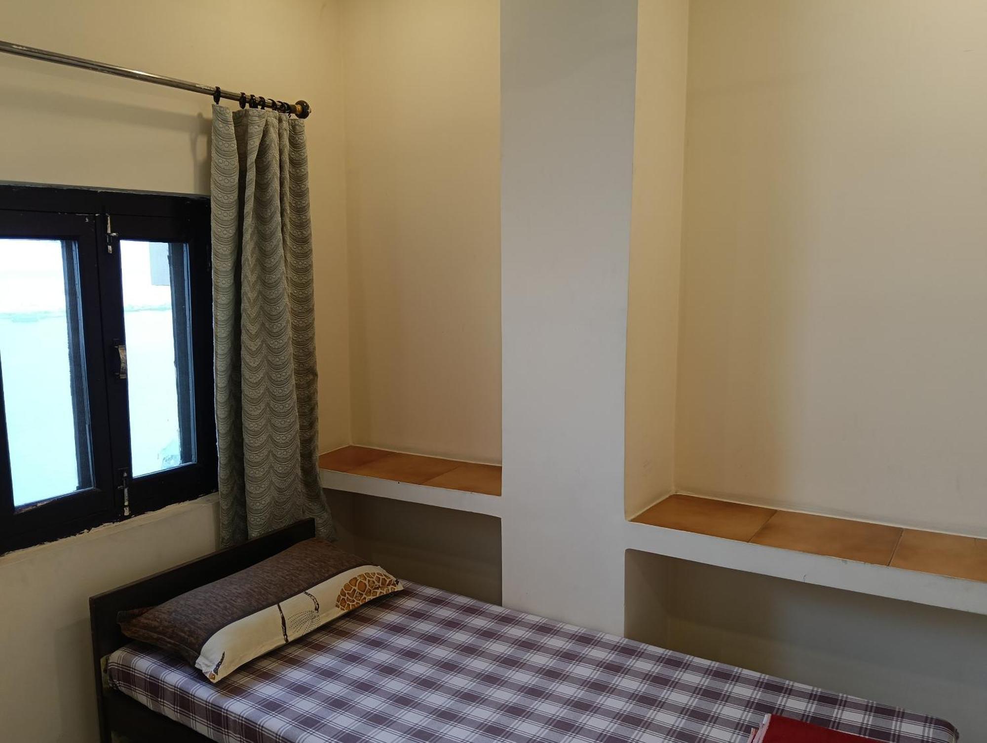 Scindhia Guest House Варанаси Экстерьер фото