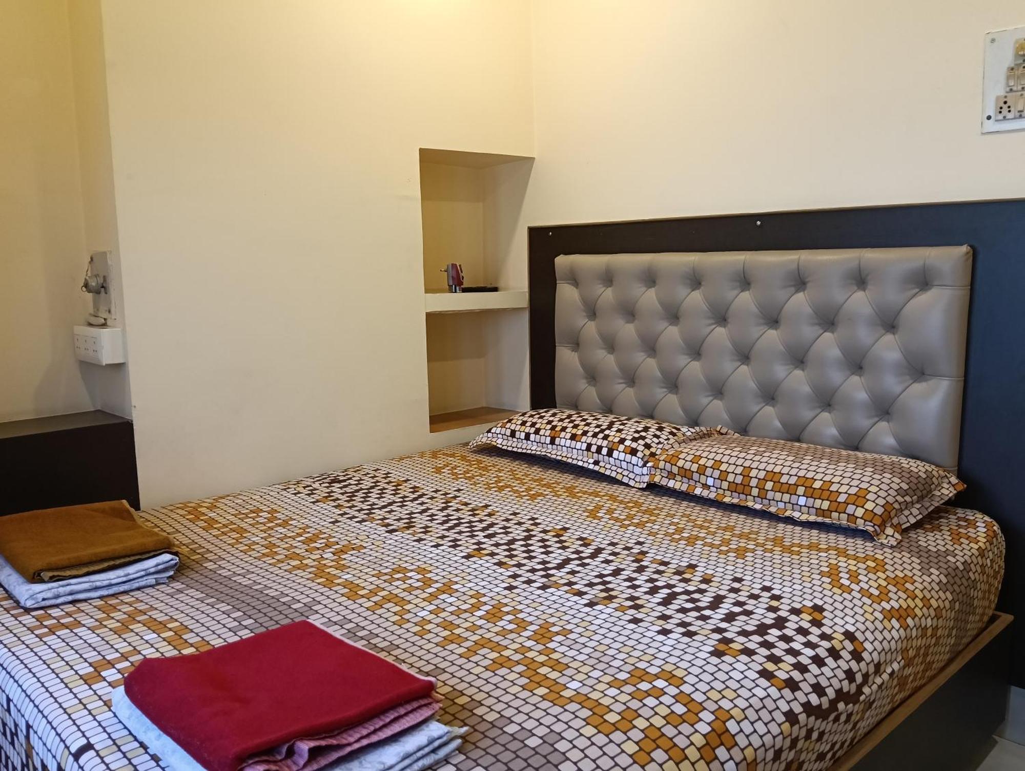 Scindhia Guest House Варанаси Экстерьер фото
