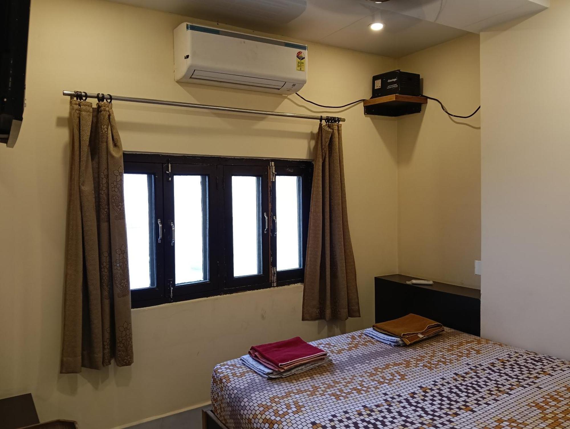 Scindhia Guest House Варанаси Экстерьер фото