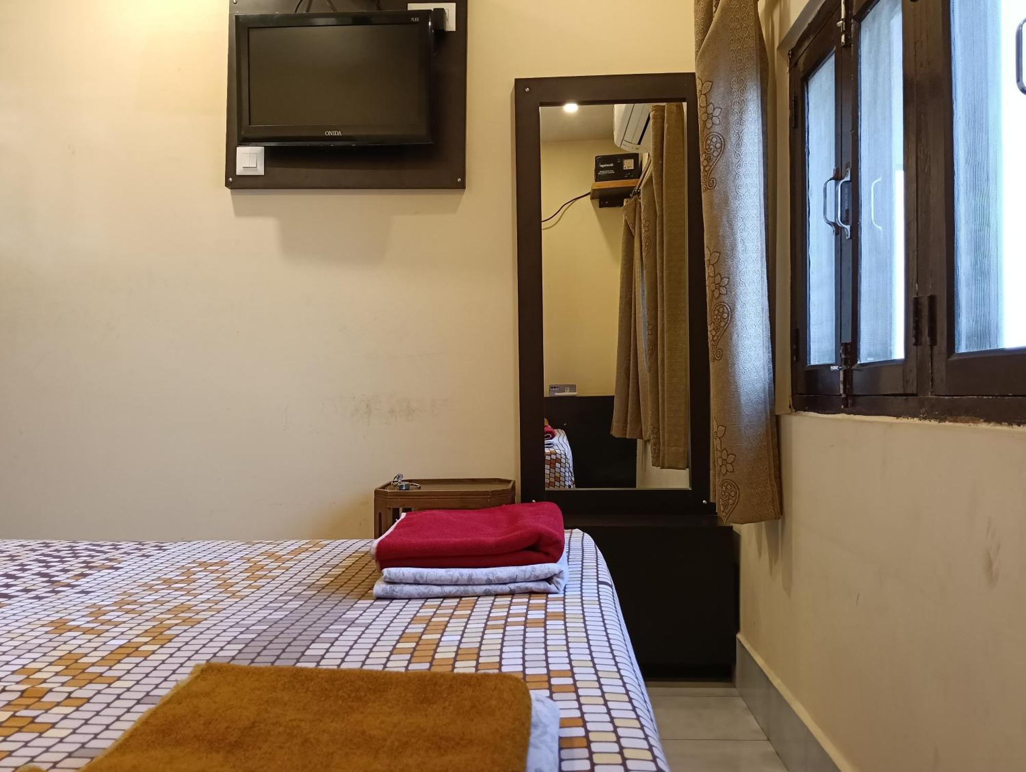 Scindhia Guest House Варанаси Экстерьер фото